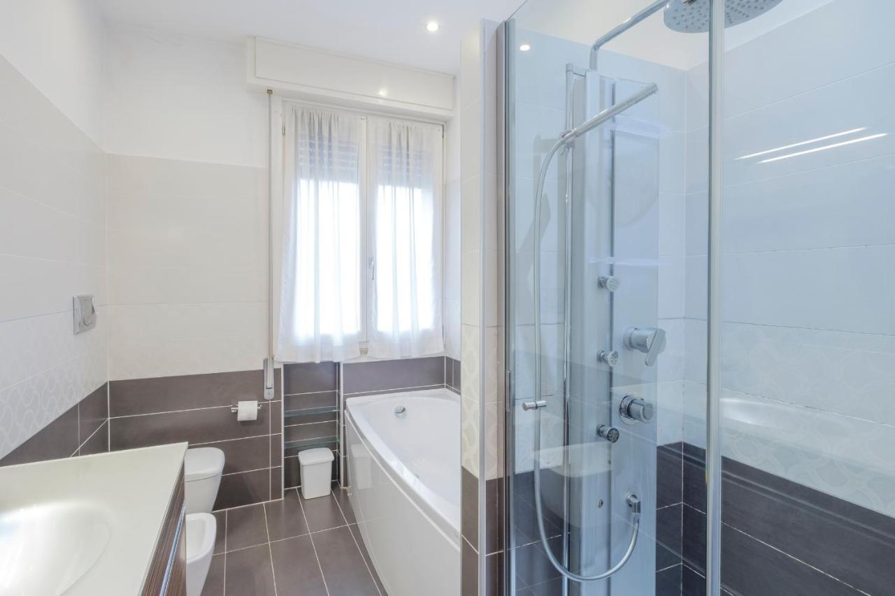 Aura Home Sirmione - 2 Bedrooms Apartment Kültér fotó