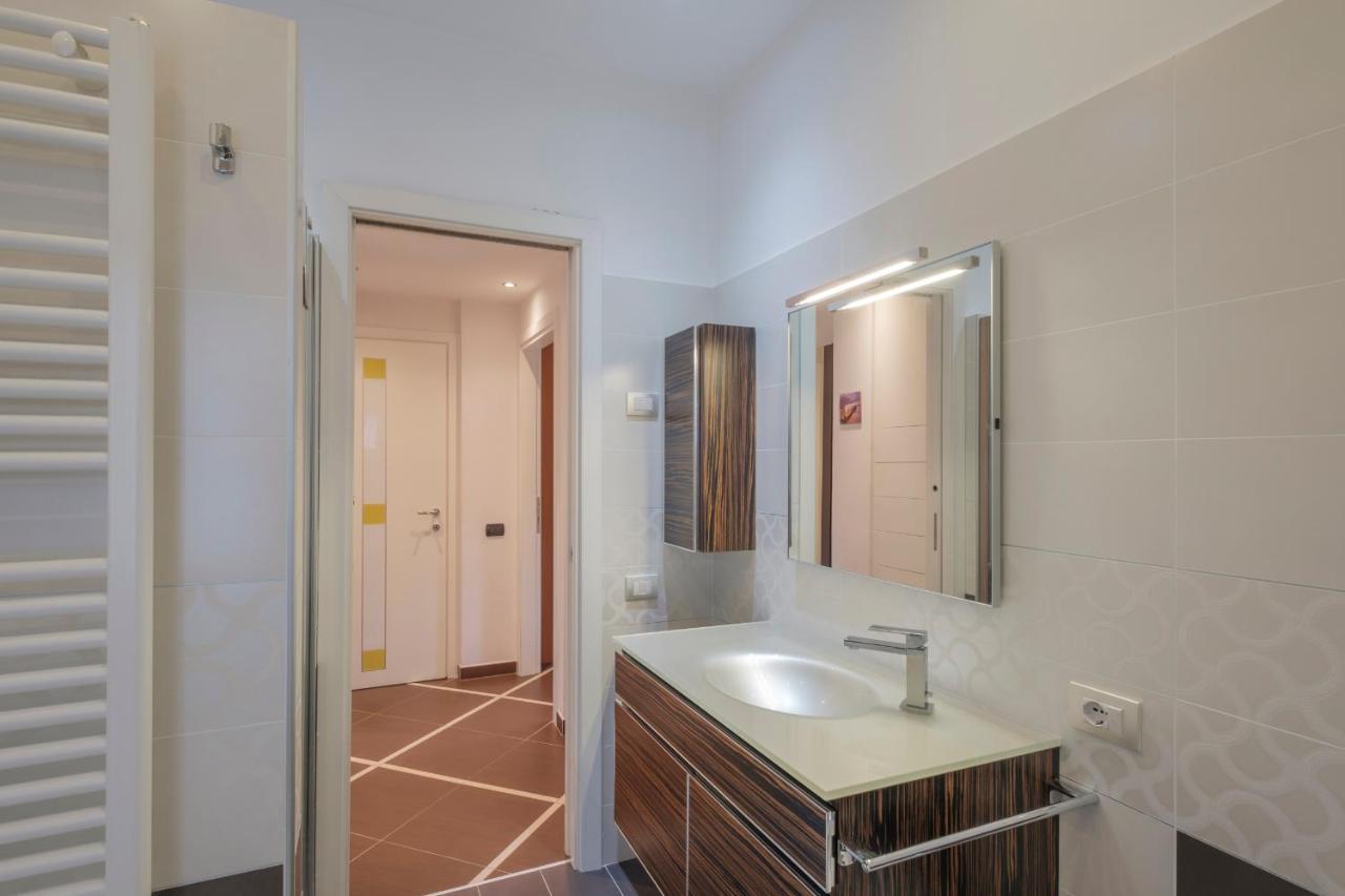 Aura Home Sirmione - 2 Bedrooms Apartment Kültér fotó