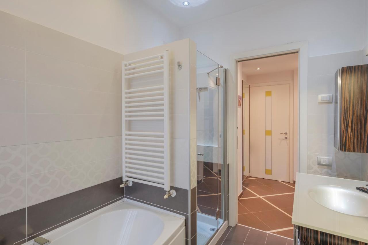 Aura Home Sirmione - 2 Bedrooms Apartment Kültér fotó