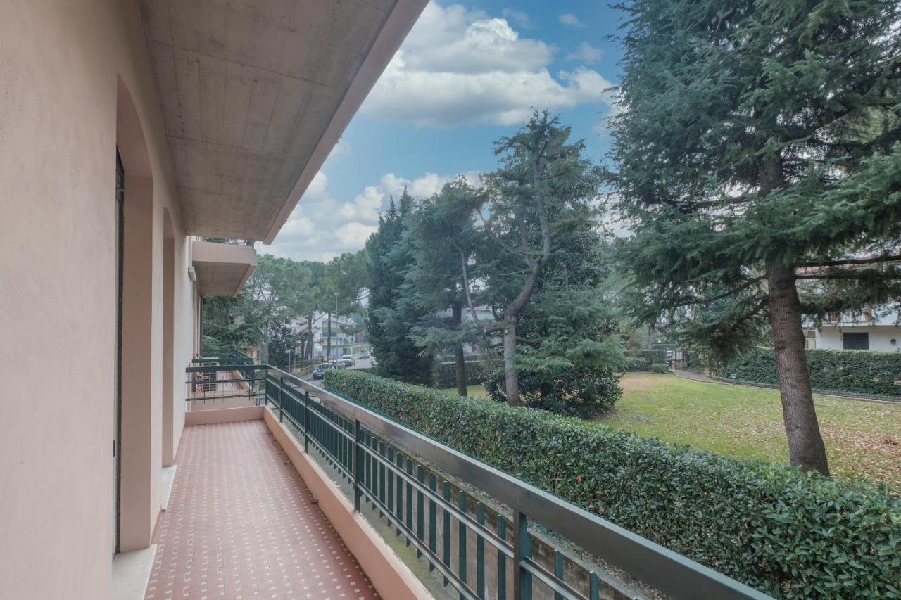 Aura Home Sirmione - 2 Bedrooms Apartment Kültér fotó
